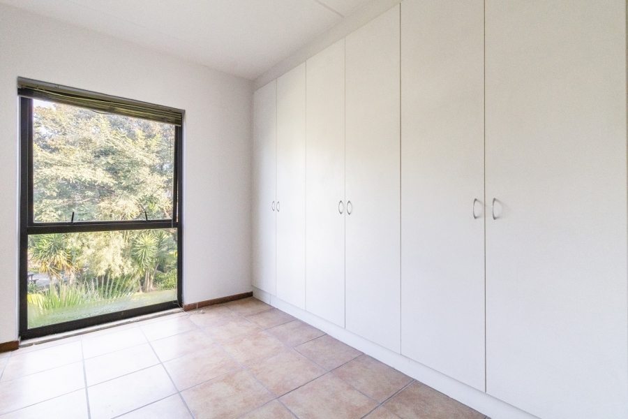 To Let 2 Bedroom Property for Rent in Magaliessig Gauteng