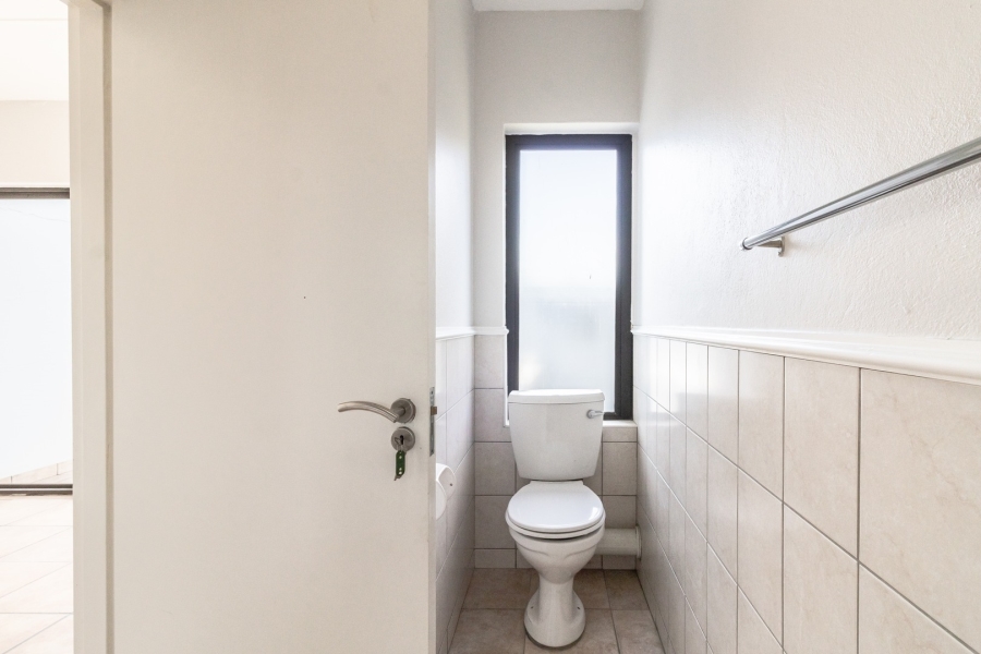 To Let 2 Bedroom Property for Rent in Magaliessig Gauteng