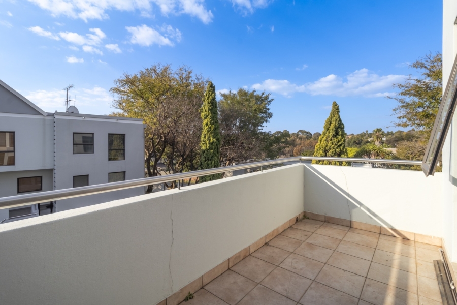 To Let 2 Bedroom Property for Rent in Magaliessig Gauteng