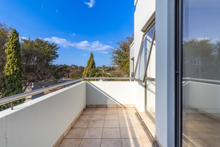 To Let 2 Bedroom Property for Rent in Magaliessig Gauteng