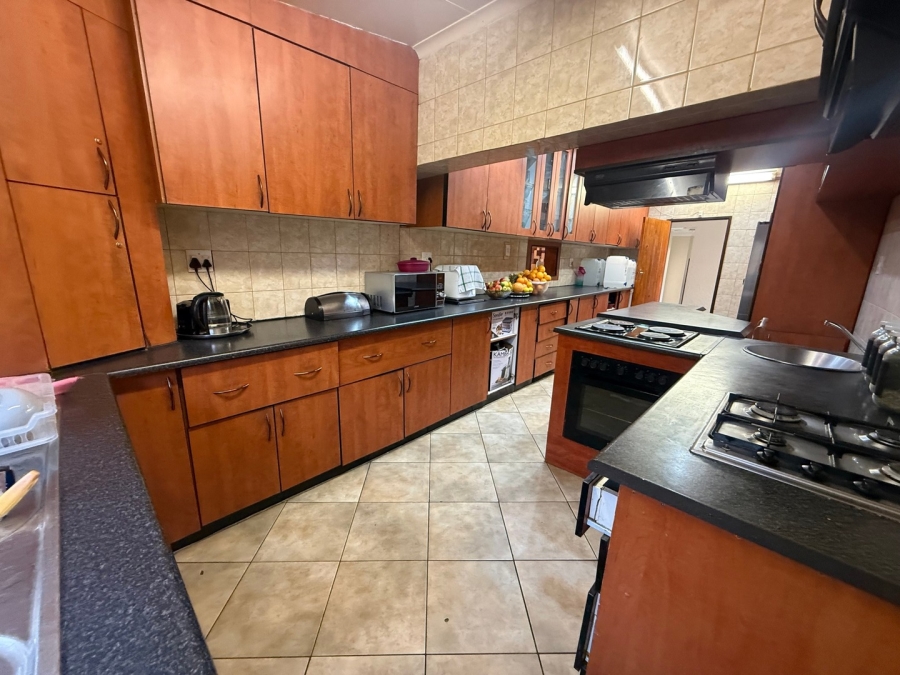 5 Bedroom Property for Sale in Ormonde Gauteng