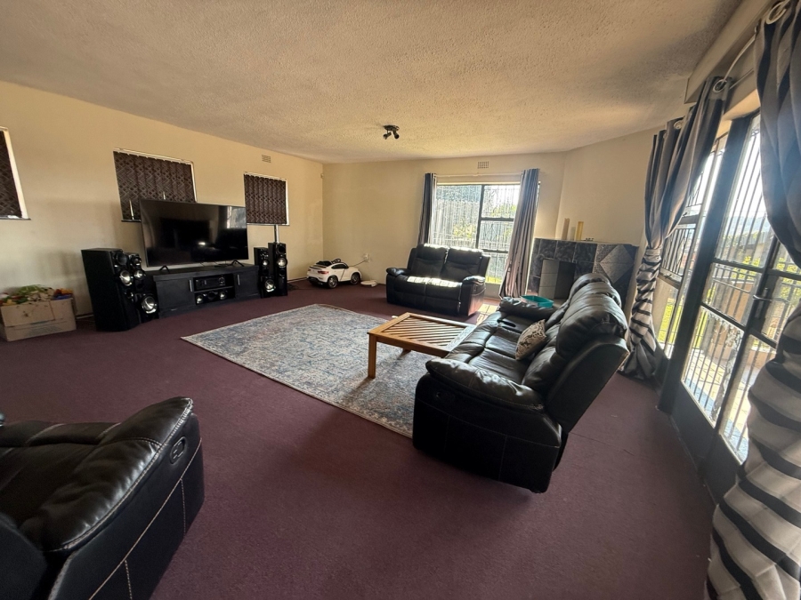 5 Bedroom Property for Sale in Ormonde Gauteng