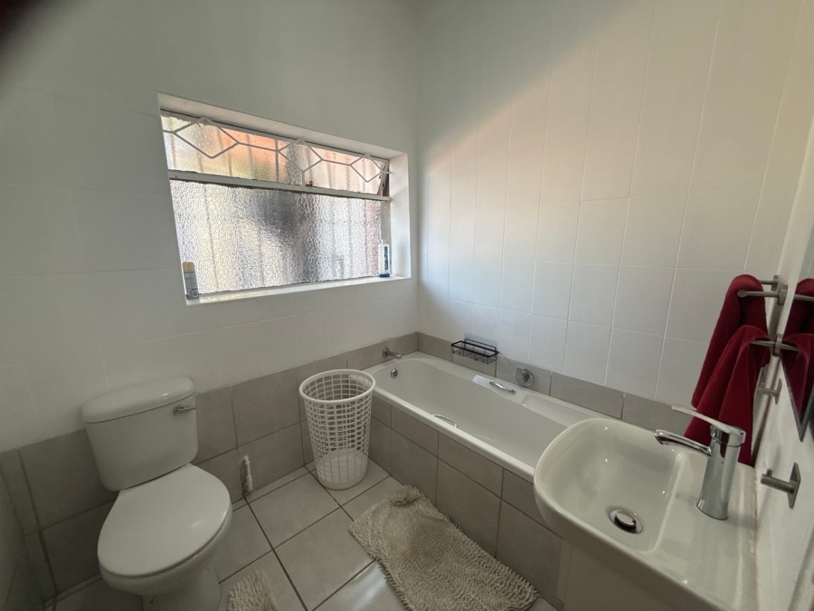 5 Bedroom Property for Sale in Ormonde Gauteng
