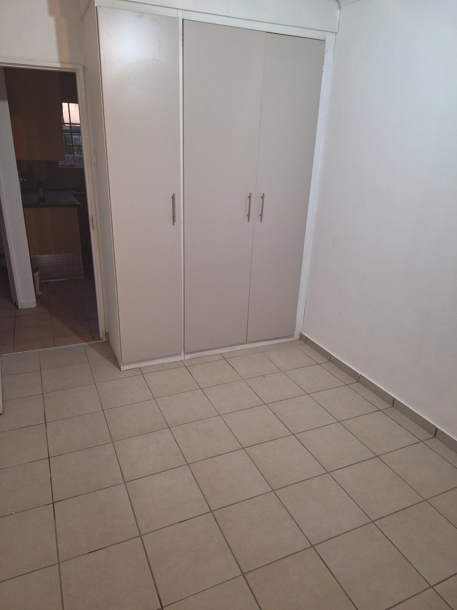 2 Bedroom Property for Sale in Die Hoewes Gauteng