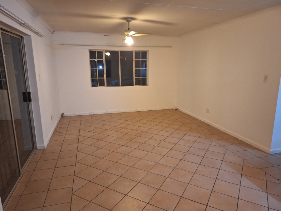To Let 2 Bedroom Property for Rent in Die Hoewes Gauteng