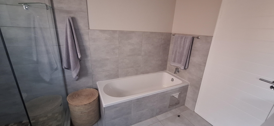 To Let 3 Bedroom Property for Rent in Boardwalk Villas Gauteng