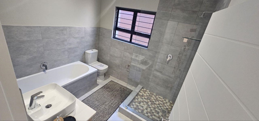 To Let 3 Bedroom Property for Rent in Boardwalk Villas Gauteng