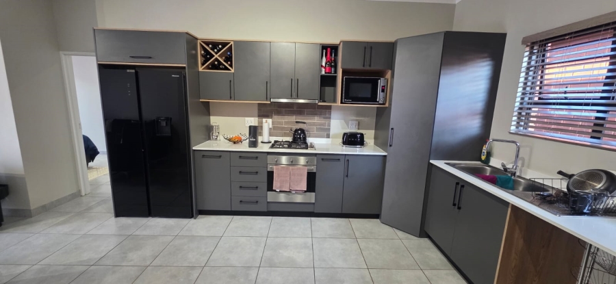 To Let 3 Bedroom Property for Rent in Boardwalk Villas Gauteng