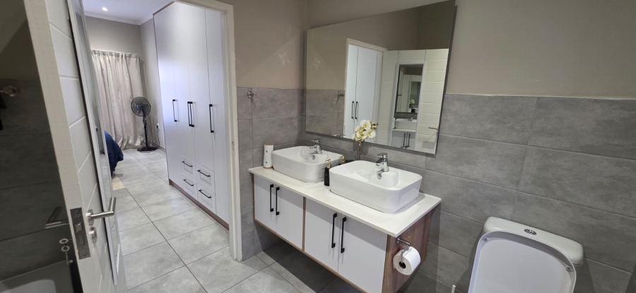 To Let 3 Bedroom Property for Rent in Boardwalk Villas Gauteng