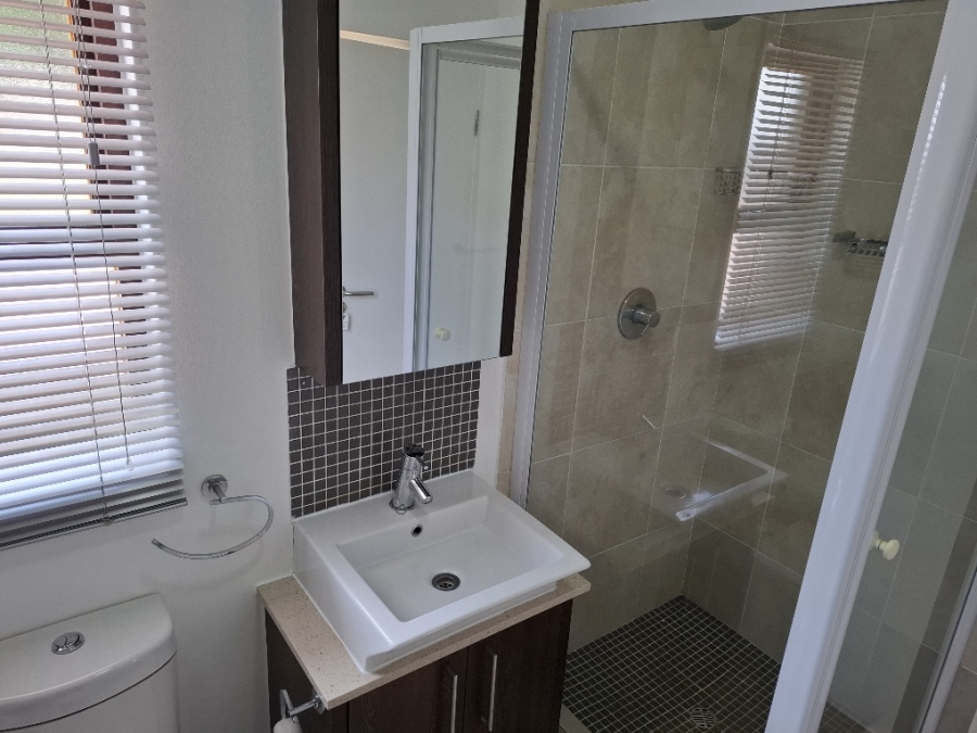 To Let 1 Bedroom Property for Rent in Fourways Gauteng