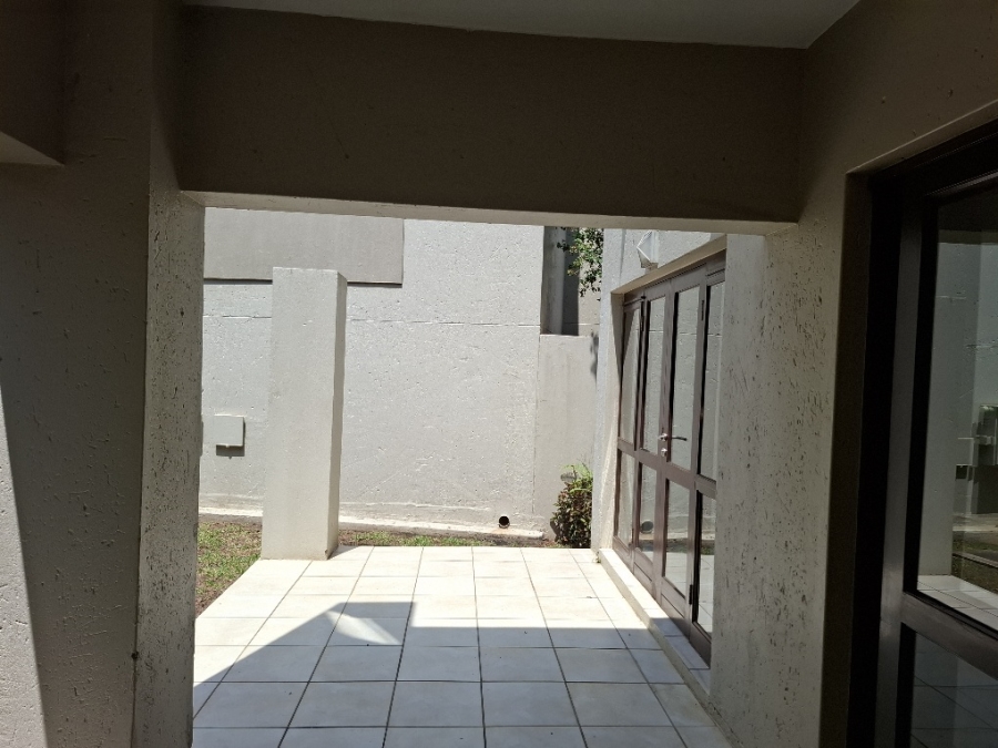 To Let 1 Bedroom Property for Rent in Fourways Gauteng