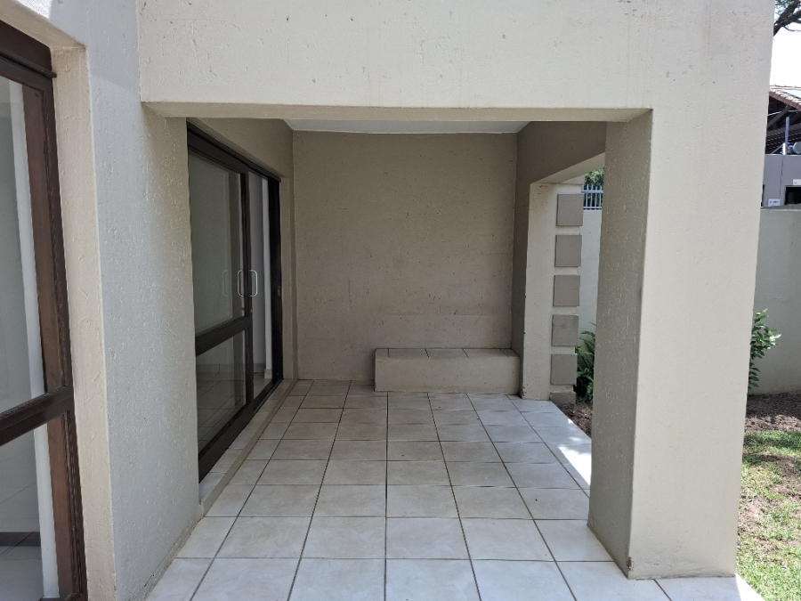 To Let 1 Bedroom Property for Rent in Fourways Gauteng