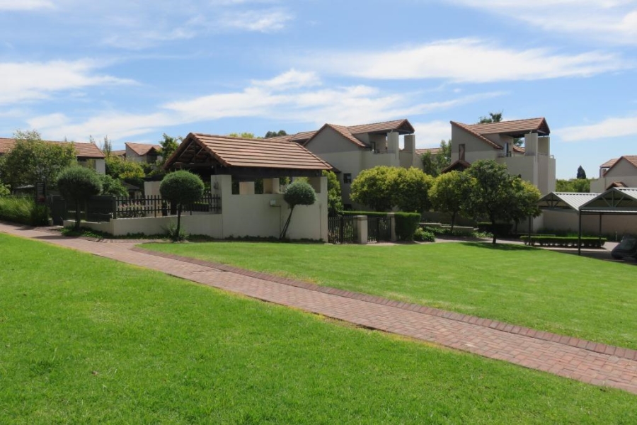 To Let 1 Bedroom Property for Rent in Fourways Gauteng