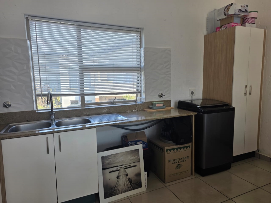 To Let 2 Bedroom Property for Rent in Lonehill Gauteng