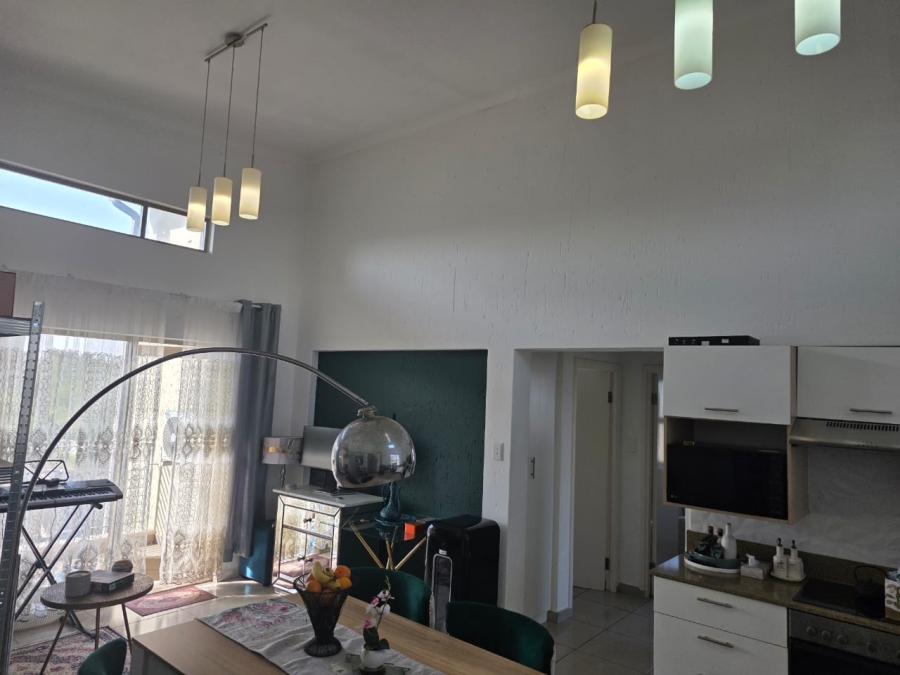 To Let 2 Bedroom Property for Rent in Lonehill Gauteng