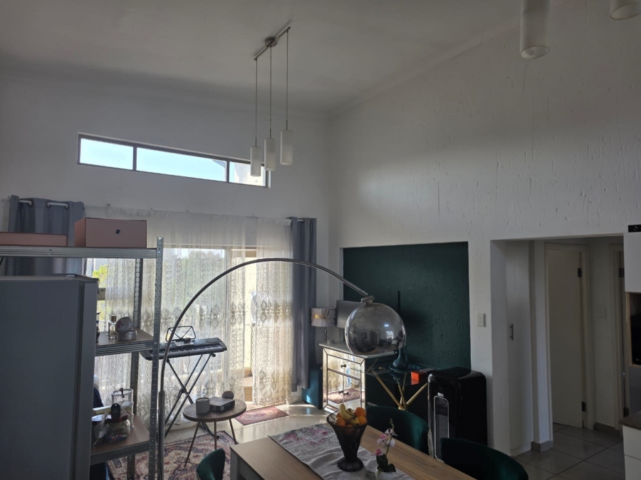 To Let 2 Bedroom Property for Rent in Lonehill Gauteng