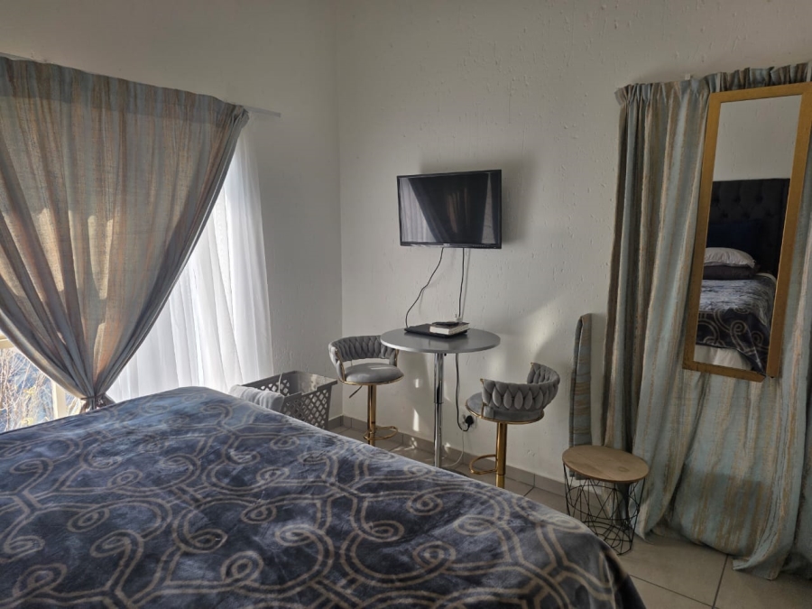 To Let 2 Bedroom Property for Rent in Lonehill Gauteng