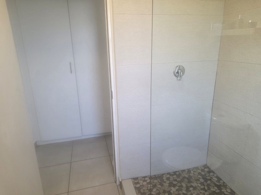 To Let 2 Bedroom Property for Rent in Lonehill Gauteng