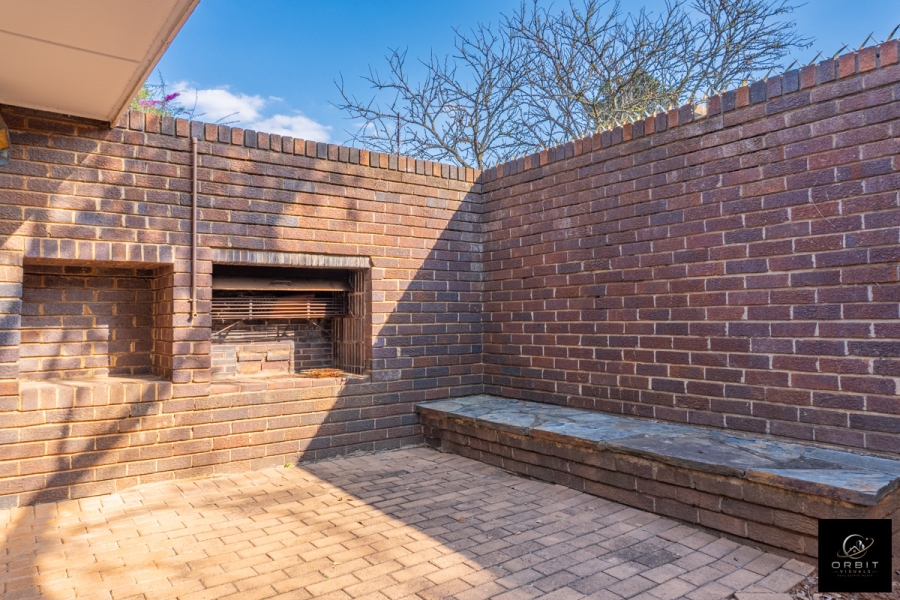 4 Bedroom Property for Sale in Waterkloof Gauteng