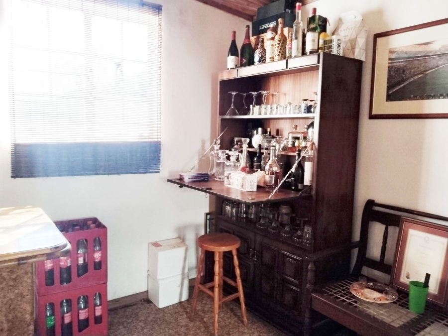 6 Bedroom Property for Sale in Sunset View A H Gauteng