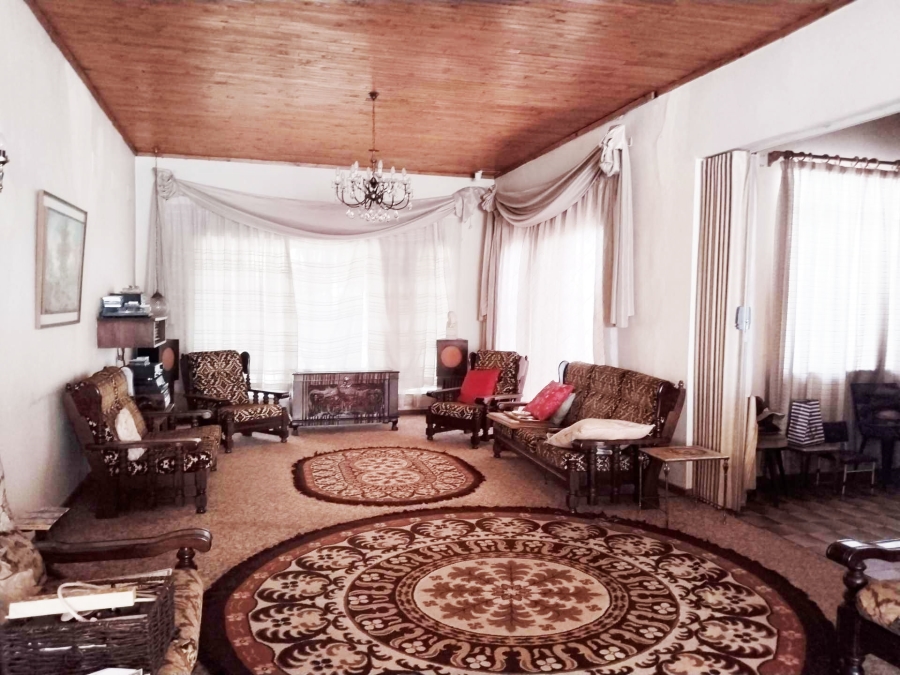 6 Bedroom Property for Sale in Sunset View A H Gauteng