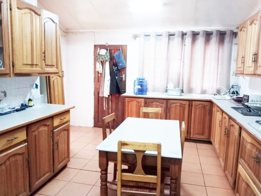6 Bedroom Property for Sale in Sunset View A H Gauteng