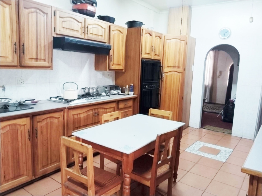 6 Bedroom Property for Sale in Sunset View A H Gauteng