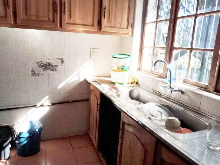 6 Bedroom Property for Sale in Sunset View A H Gauteng