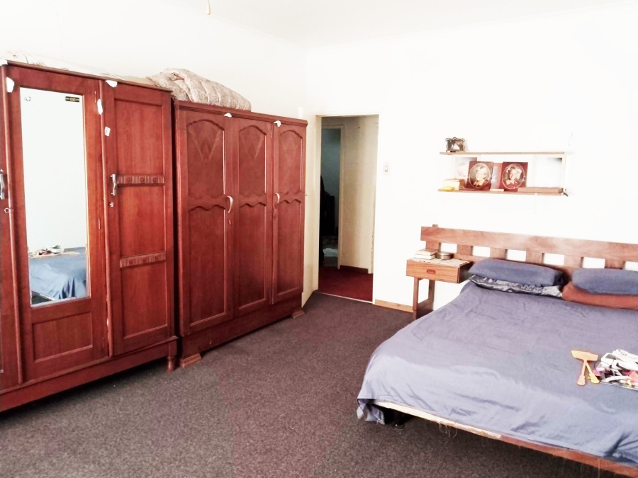 6 Bedroom Property for Sale in Sunset View A H Gauteng