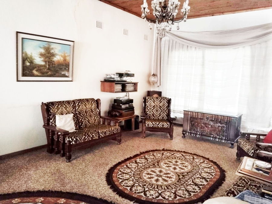 6 Bedroom Property for Sale in Sunset View A H Gauteng
