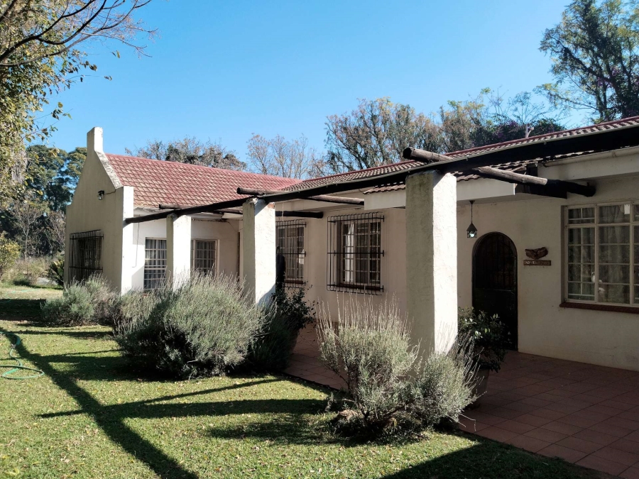 6 Bedroom Property for Sale in Sunset View A H Gauteng