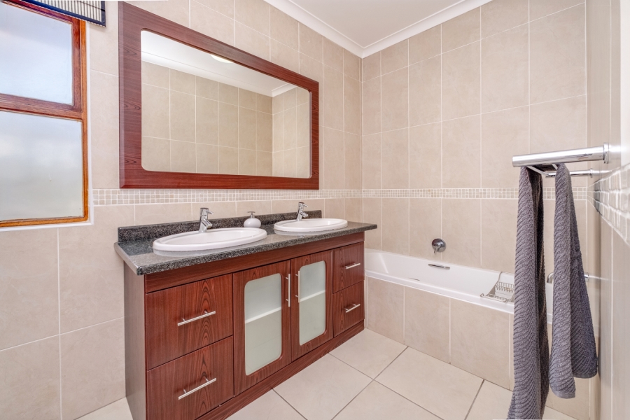 2 Bedroom Property for Sale in Bryanston Gauteng
