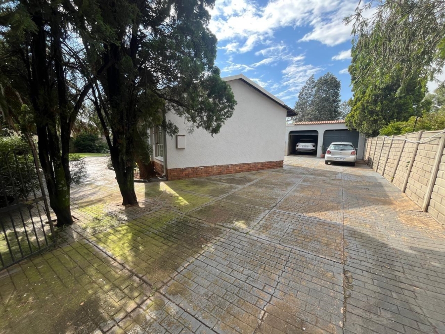 3 Bedroom Property for Sale in Brackendowns Gauteng