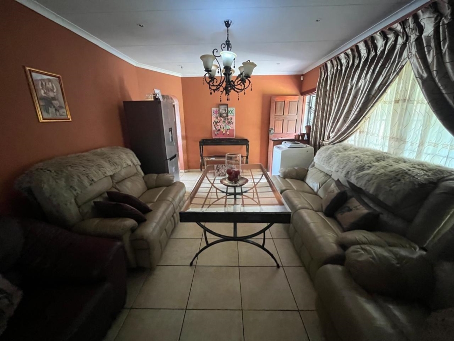 3 Bedroom Property for Sale in Brackendowns Gauteng