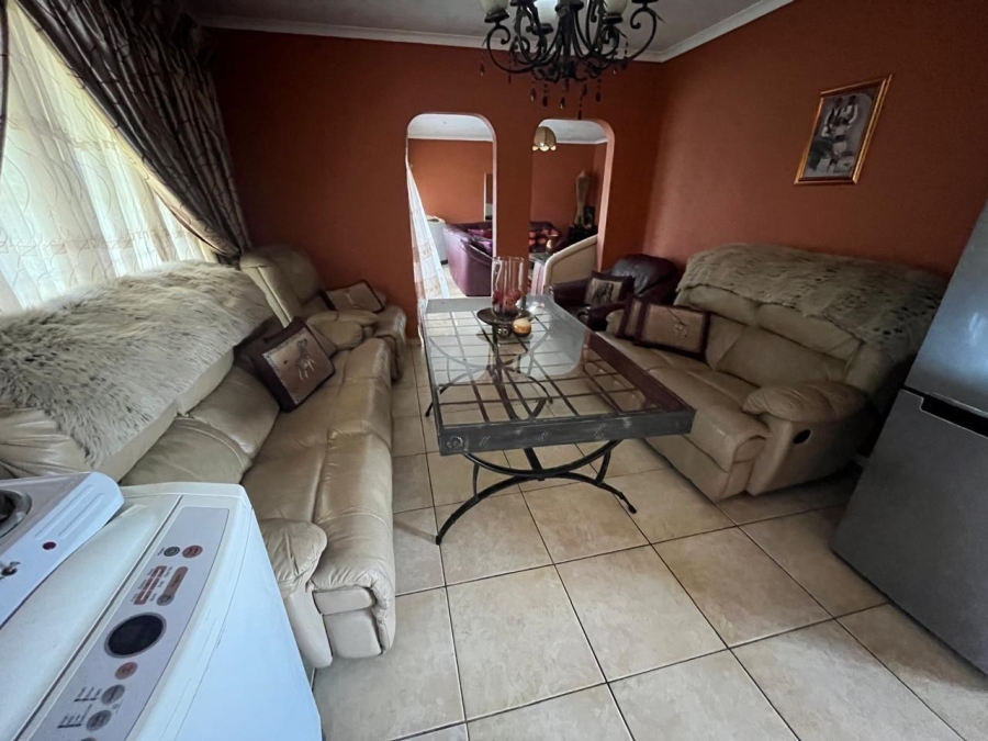 3 Bedroom Property for Sale in Brackendowns Gauteng