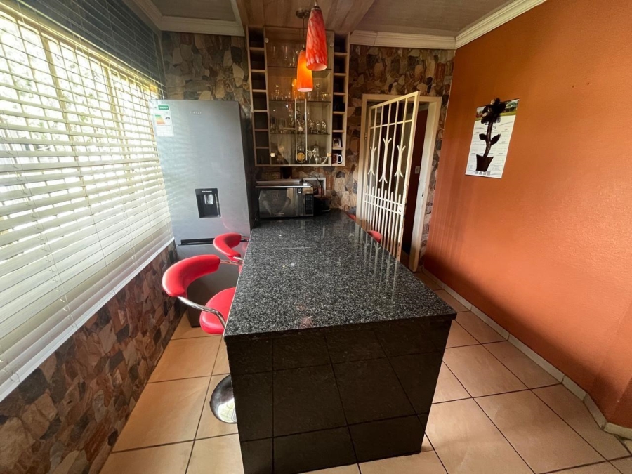 3 Bedroom Property for Sale in Brackendowns Gauteng