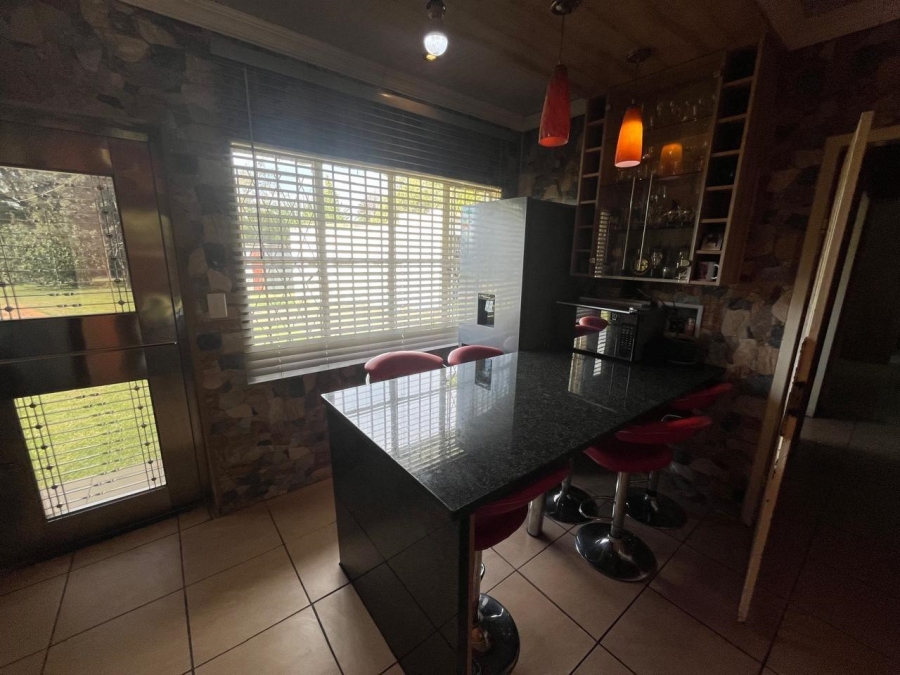 3 Bedroom Property for Sale in Brackendowns Gauteng