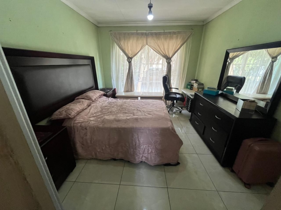 3 Bedroom Property for Sale in Brackendowns Gauteng