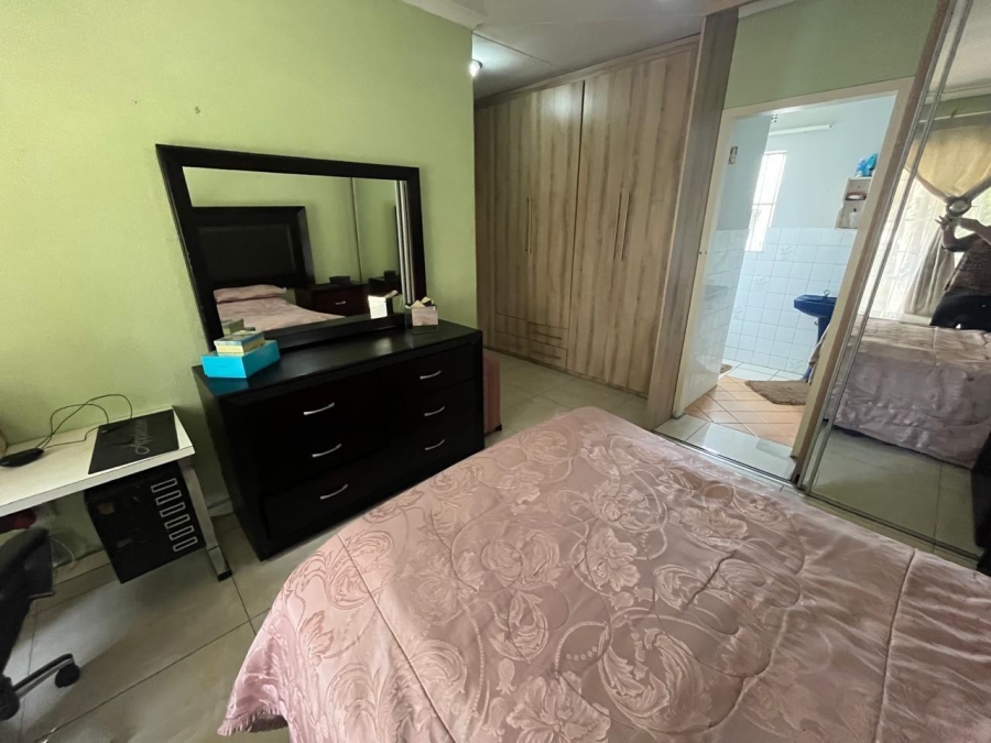 3 Bedroom Property for Sale in Brackendowns Gauteng
