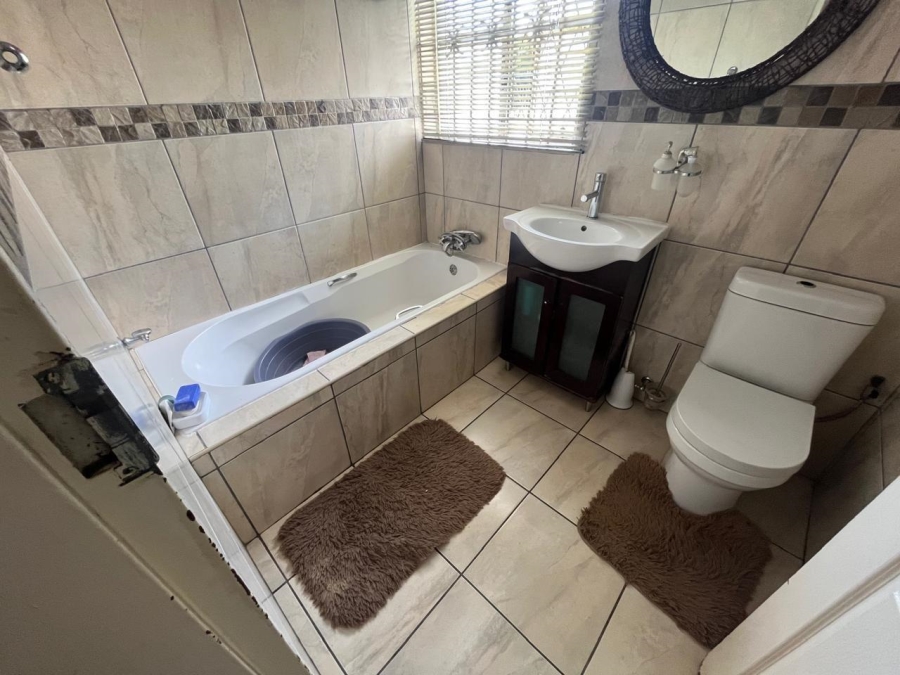3 Bedroom Property for Sale in Brackendowns Gauteng