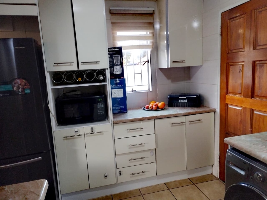 To Let 3 Bedroom Property for Rent in Leopard