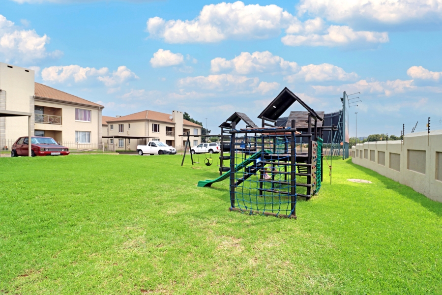 To Let 2 Bedroom Property for Rent in Oriel Gauteng