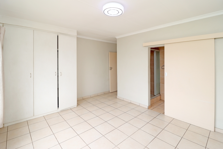 To Let 2 Bedroom Property for Rent in Oriel Gauteng