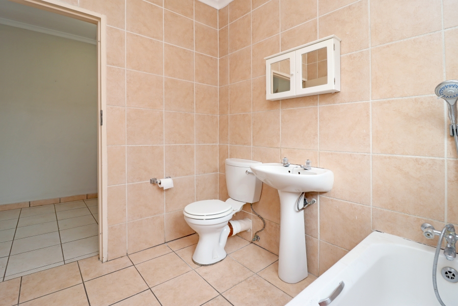 To Let 2 Bedroom Property for Rent in Oriel Gauteng