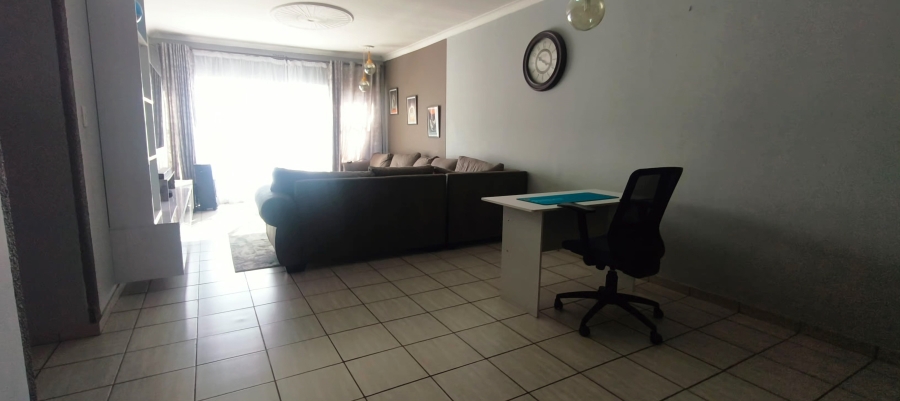 To Let 3 Bedroom Property for Rent in Horizon View Gauteng