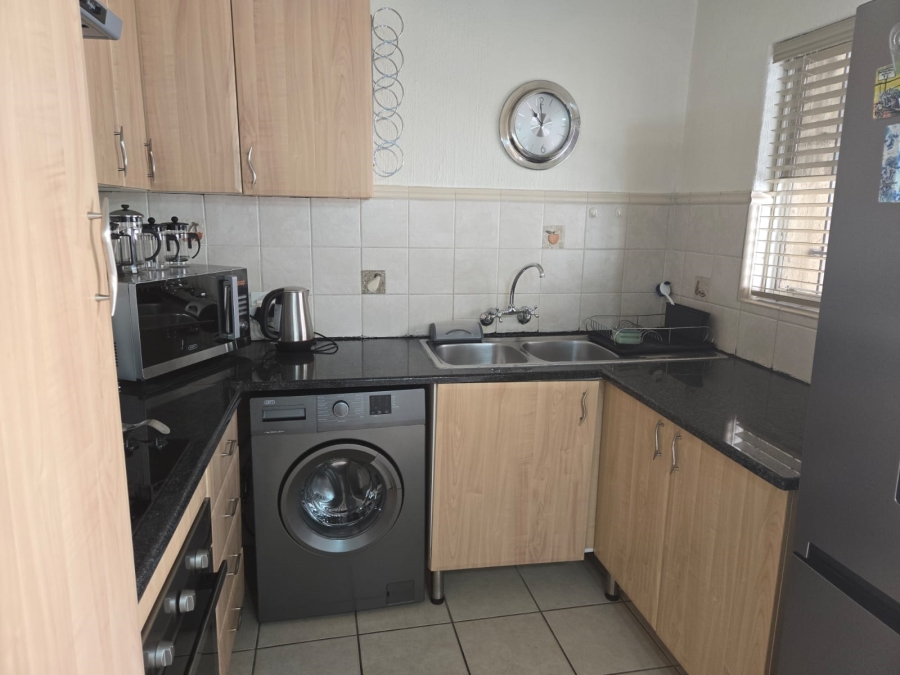 To Let 2 Bedroom Property for Rent in Sandown Gauteng