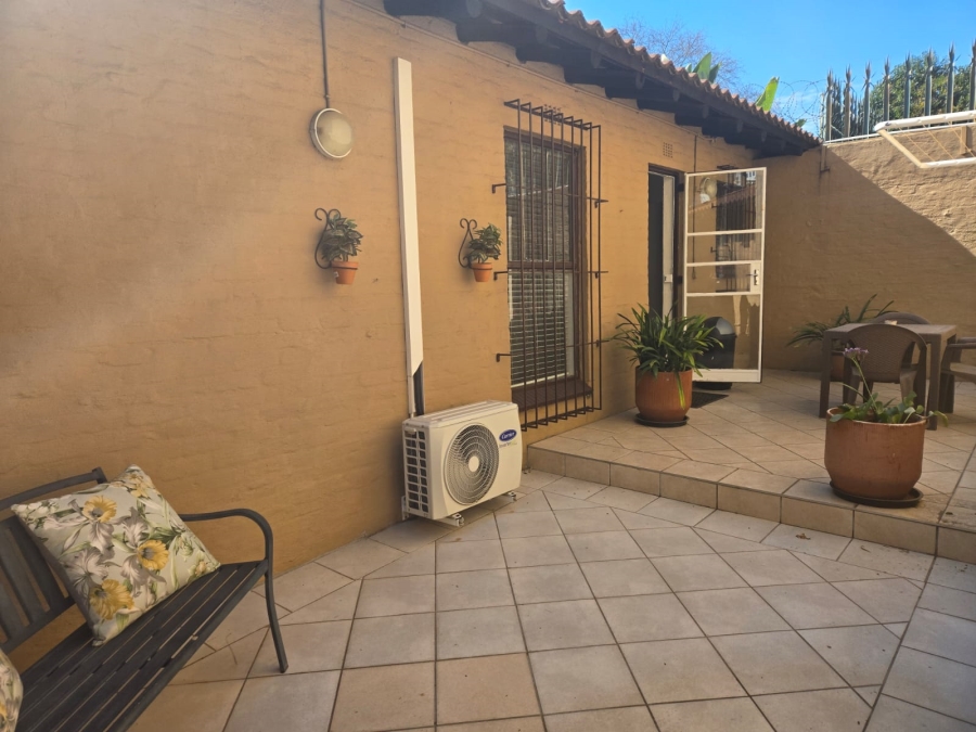 To Let 2 Bedroom Property for Rent in Sandown Gauteng