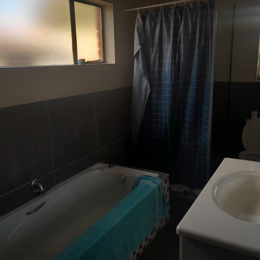 3 Bedroom Property for Sale in Brackenhurst Gauteng