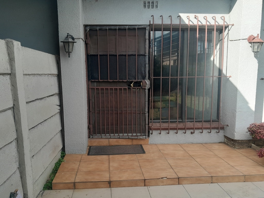 3 Bedroom Property for Sale in Brackenhurst Gauteng