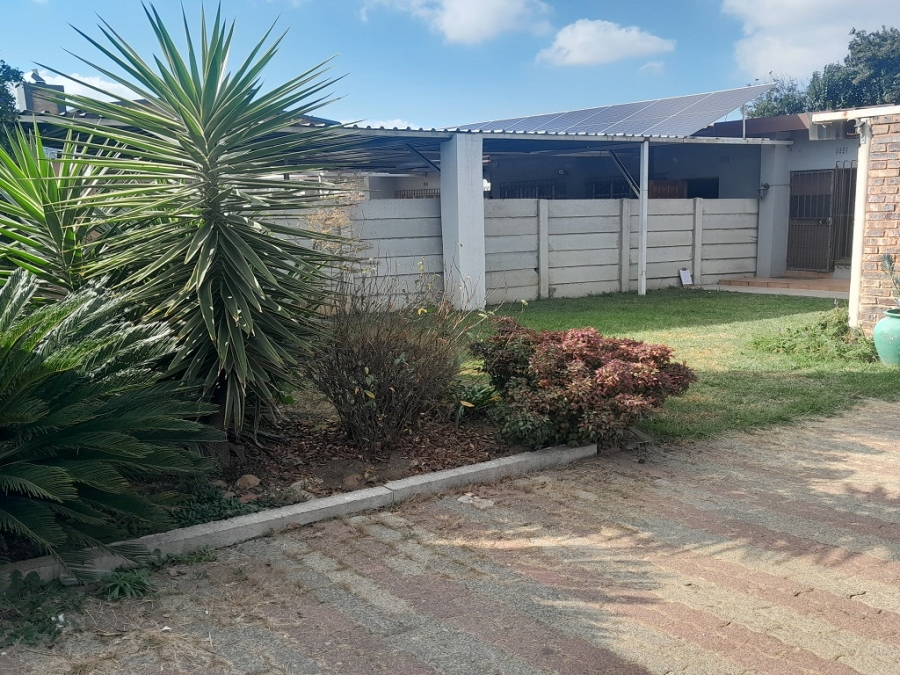 3 Bedroom Property for Sale in Brackenhurst Gauteng
